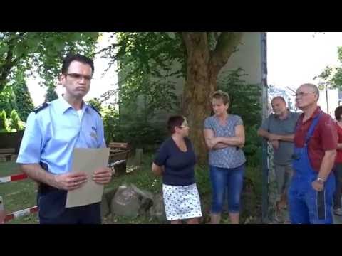 Autofahrer mit Protokollen der Polizei nicht einverstanden