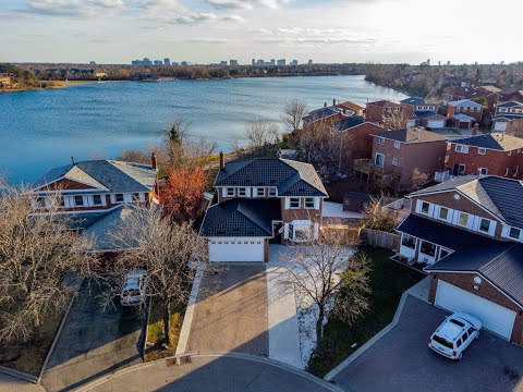 For Sale - 12 Pelican Wood, Brampton, ON L6S 5E5