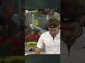 Roger Federer No Look Genius ?