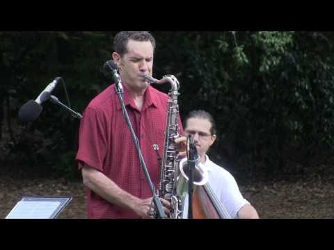 Robert Kyle's Brazilian Band - Agoniza Mas Nao Morre (Nelson Sargento) 2013-06-27 Descanso Gardens
