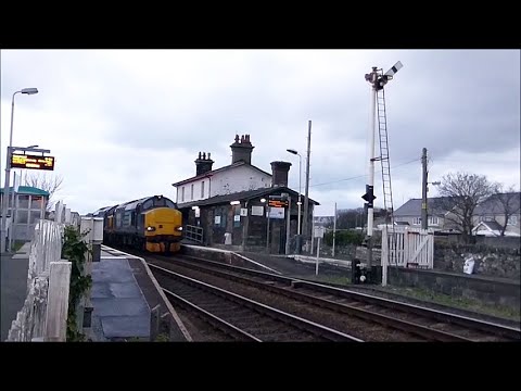 DRS 37425+37259 at Valley on nuclear flasks; Class 67 loco-hauled & other trains, 16-12-2014.