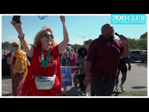 Former Muslim Leads Christians in Prayer & Unity Rally