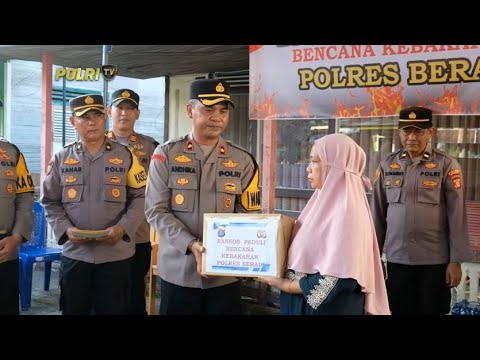 POLRES BERAU SALURKAN BANTUAN UNTUK KORBAN KEBAKARAN DI SUNGAI KUYANG