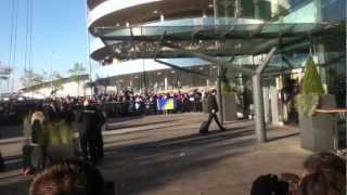 preview picture of video 'Manchester City team arrival at the Etihad vs Swansea'
