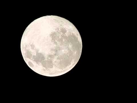 pourquoi la lune n est pas visible au moment de la nouvelle lune