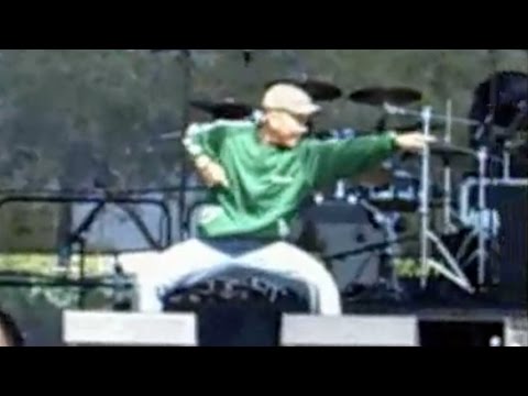 Ian Catindig - Dance Solo