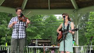 DANA &amp; SUSAN ROBINSON - &quot;Hog of the Forsaken&quot; (Michael Hurley cover) Norwich, Vt. Bandstand 7/11/21