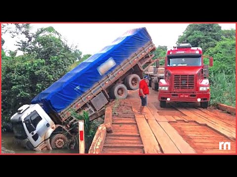 Extreme Dangerous Biggest Dump Truck Operator Skills - Fastest Crossing Deap River Truck Driving