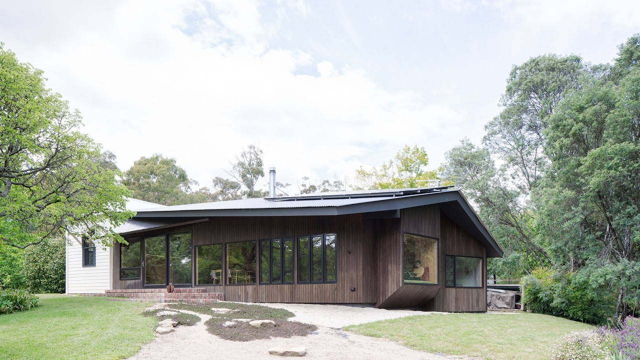 A Sustainable Addition That Is a ‘Shadow’ of the Original Cottage Home