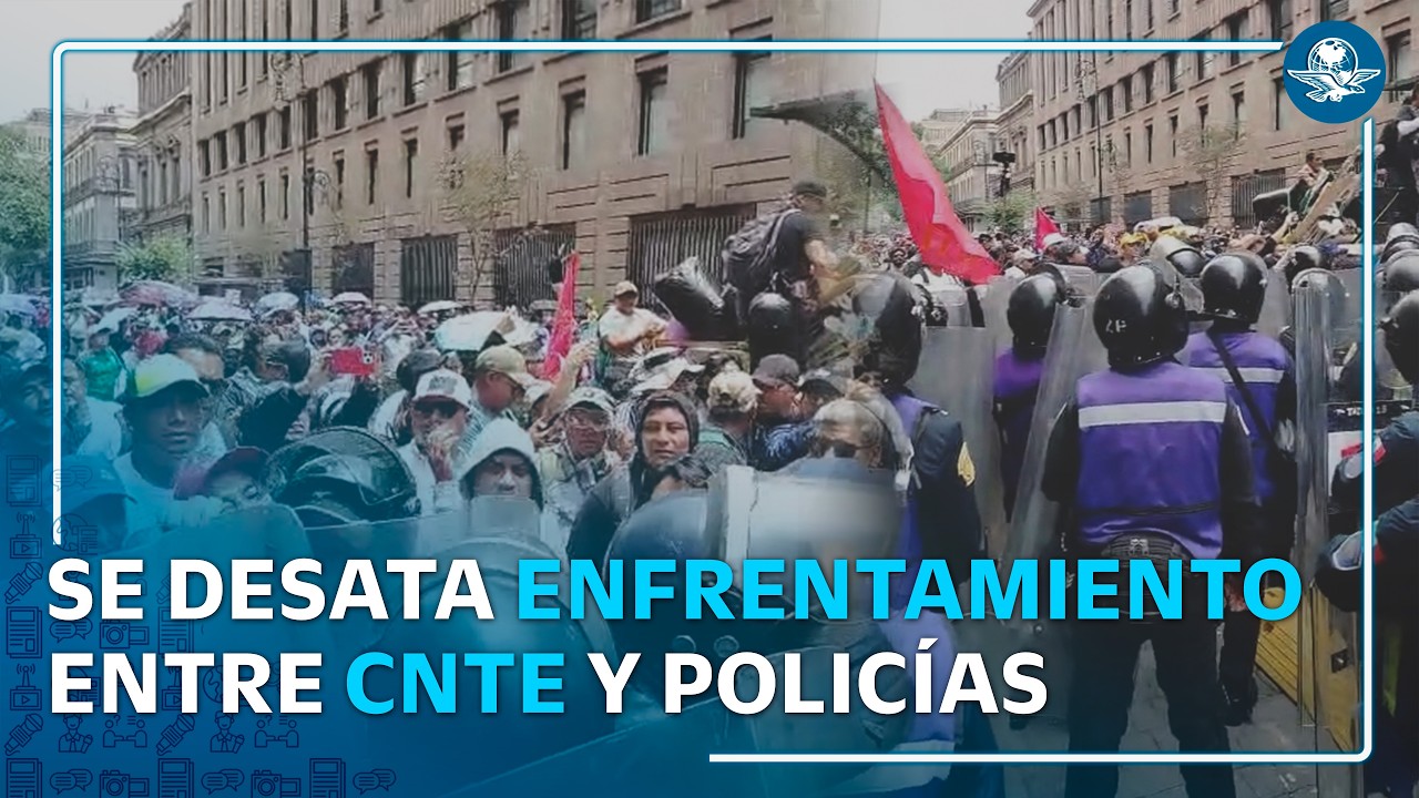 CNTE choca con policías al intentar ingresar al Zócalo en CDMX