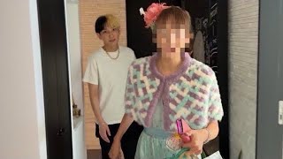 うのさんはきっと視聴者に向けてカメラ目線で話したのに、まえっさんは勘違いしちゃいましたかね?切符のことを話すテンションが高すぎて、その後の大笑いが空気を読めていなさすぎて、せっかく気分よく動画を見ていたのにその笑い声で一気に冷めました。でもコメント欄を見たら、この感覚は私だけじゃないんだと思ったので、ヒカルさんの成長に合わせて関わる人が変わっていく分、周囲のスタッフも、気遣いや空気を読む感覚に少しでいいから気を配るのは最低限必要なのかもしれないですね。女性目線だと、散らかっているお部屋も気になっていましたし、何なら良い大人なのに同居している人達も気になっていました。これまでは独身だったから良かったことも、奥さまの顔を立てるためにも、少しずつ環境や周辺の整備が必要ということに気付かせてくれる大切な回になった気がします。素敵なうのさんに感謝ですね。 - 新婚祝いで超大物芸能人が家に来ました