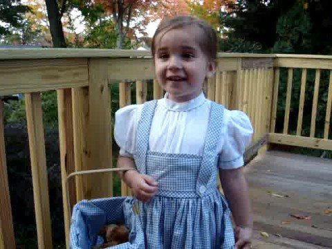 KIDDIEOKEE WERZ 107.1 - Madison P. Singing "Somewhere Over the Rainbow"