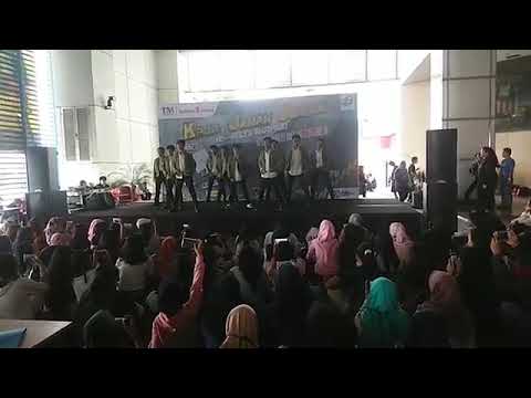 TO BE ONE (WANNA ONE) INTRO + BOOMERANG+LIGHT at kpop jaman jigeum