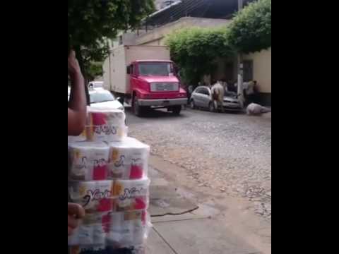 Boi escapa no Barnabés e ataca Tiozinho e carro