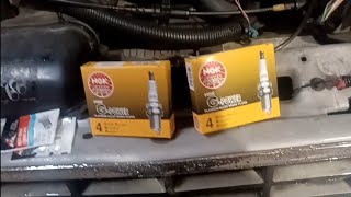 How to Change Spark Plugs on a 1995 Chevy G20 | 5.7l/350