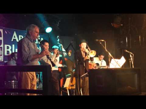 "Happy Feet" (1930) - The Au Brothers Gang 2013.08.10