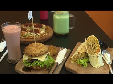 Indonésie : un hamburger aux nouilles?