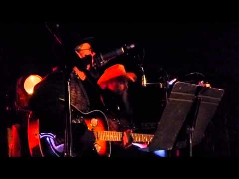 Les Claypool's Duo de Twang - Wynona's Big Brown Beaver (Pappy & Harriet's, Pioneertown. CA 3/23/13)