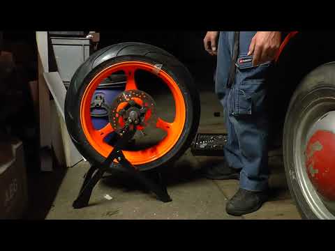 Motorrad Reifen Wuchten Wuchtbock Tutorial Motea Wuchtbock