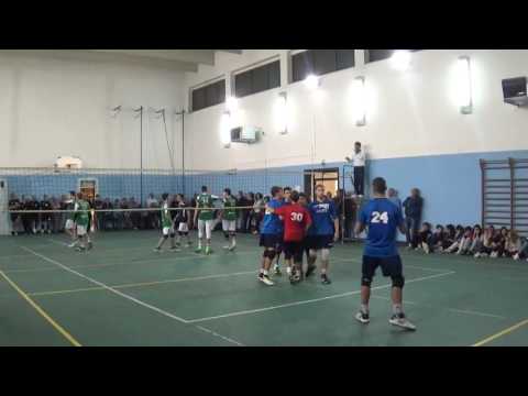 U 16     Showy Boys  SBV 4