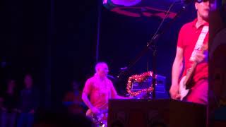 The Vandals- I Don&#39;t Believe in Santa Claus