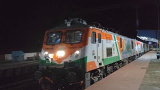 1st time ever vskp wap 7 Livery twins (back loco dead)with 18524 bsbs-vskp arriving PvP