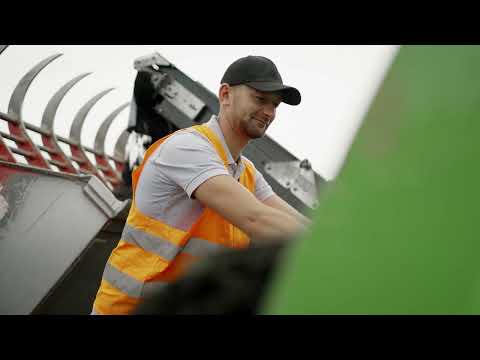 Sanierung Kunstrasenbelag durch die STRABAG Sportstättenbau