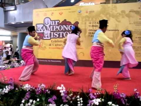 Malay Traditional Dance to the tune of Thai Folk Music