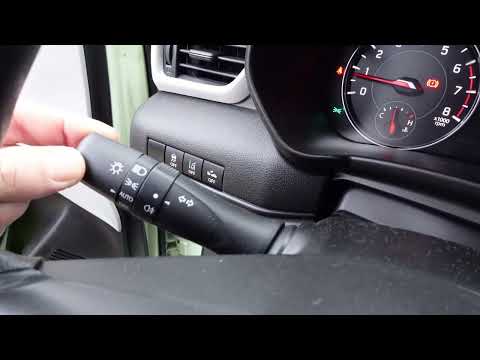 Nowe Suzuki Swift sprawdzenie świateł na egzaminie na prawo jazdy.