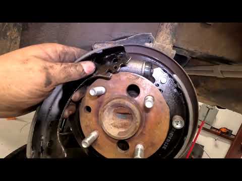 How To: 1995-2001 Saturn Rear drum brakes replacement Step-by-Step