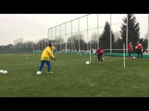 Il preparatore dei portieri Fulgoni allena Zommers, Fall e Panciroli