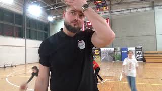 Trener Michał Batorski dobrze przygotował zespół. Koszykarki MUKS Poznań wygrywają w fazie play off