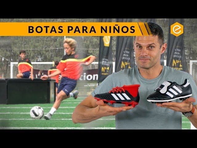 Vídeo relacionado con Get Trend Zapatillas de Casa Niño y Adolescente con Diseño Fútbol, Pantuflas Invierno 3D con Suela Antideslizante (36/37 EU, Blanco Fútbol)