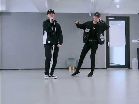 Duet of Yerin Baek's across the Universe of the Younha Collab Stage