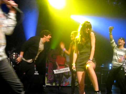 Good Girls Go Bad Cobra Starship feat. Leighton Meester Live
