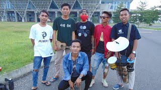Download lagu KU TAK AKAN BERSUARA - Nike ardila ( Pengamen HWP Crew!! ) mp3