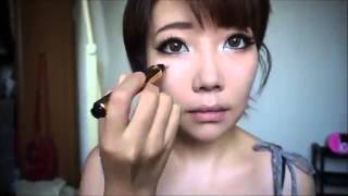 韓国チアガール,レースクイーン'デカ目'メイクKorean Cheerleader,car show model's big eye makeup YouTube   YouTube