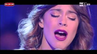 Martina Stoessel Violetta a L&#39;Anno Che Verrà  Ser Mejor e Libre Soy HD