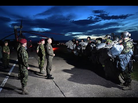 Ministar odbrane Aleksandar Vulin // Obilazak obuke pripadnika 63. padobranske brigade