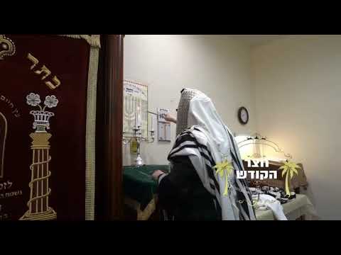 Satmar Rebbe R' Aharon Lighting Candles In Memory Of His ancestor the Yismach Moshe