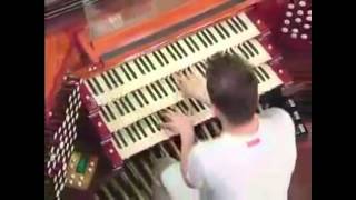 Cameron Carpenter - The Raiders March - ( John Williams )