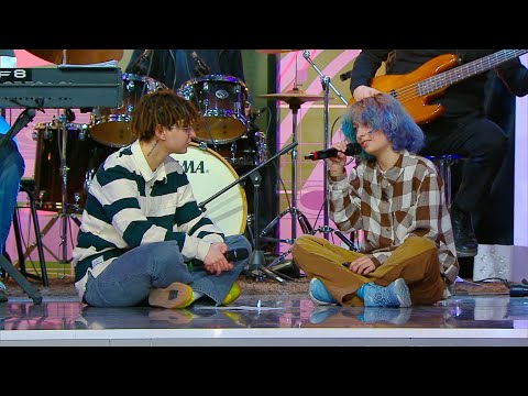 ტრიალებს