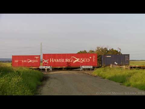 Pacific National MP2 Steel & Container Train - PoathTV Australian Railways