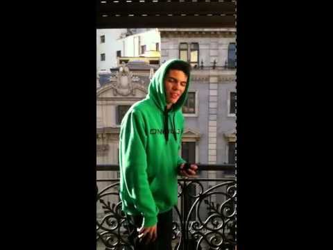 Dekker- Un bar, una copa y mil mujeres.