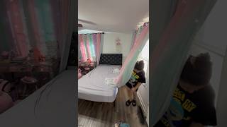 😱Tirando a la basura todo lo que encuentre desorganizado en el cuarto de mi hija‼️