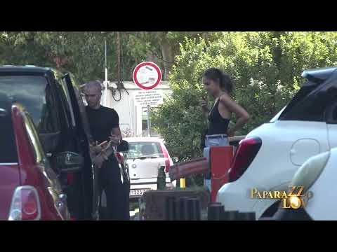 Voyage i nova devojka prvi put uslikani na ulicama Beograda kako se drže za ruke i ljube!