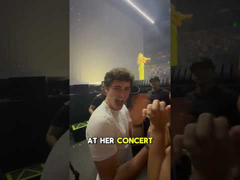 Millie Bobby Brown & Noah Schnapp Celebrate at Sabrina Carpenter's Amazing Show!  🎉🎶