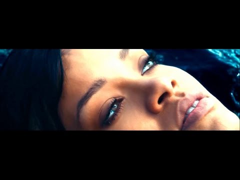 download lagu mp3 mp4 Rihanna Don T Let Me Down, download lagu Rihanna Don T Let Me Down gratis, unduh video klip Rihanna Don T Let Me Down