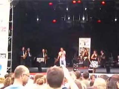 Het Swingschaap op Gentste Feesten 2007 met "Hot  Stuff"