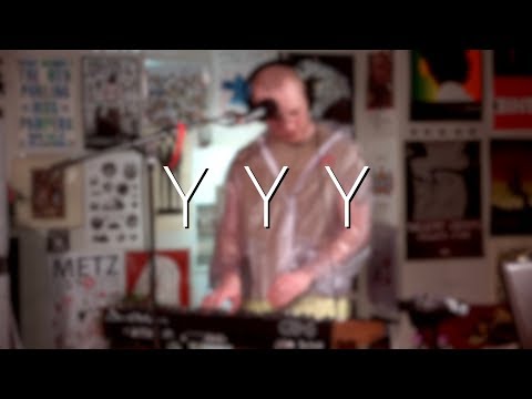 YYY - "Keep Off the Lawn" (Live on Radio K)